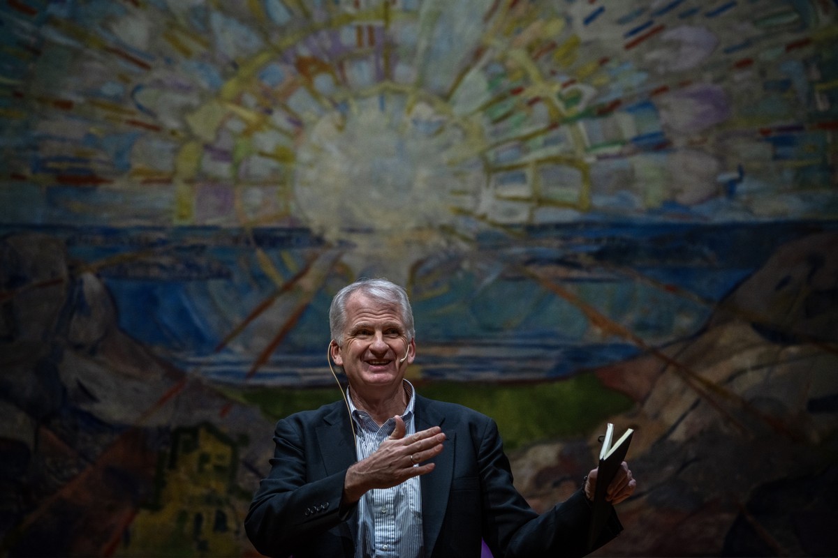 epa11858180 American history professor and author Timothy Snyder delivers a speech during the Agenda think tank event 'Agenda in the Aula: Timothy Snyder' at the University auditorium in Osl ...