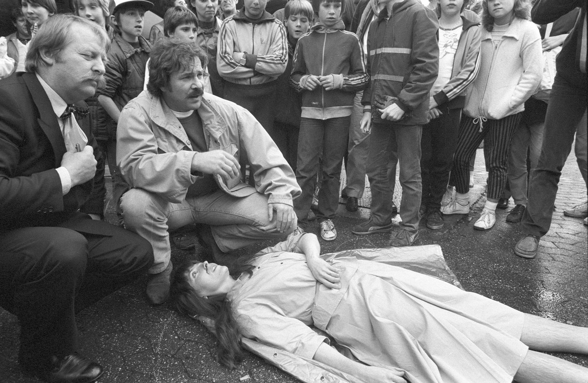 Bildnummer: 56631399 Datum: 01.06.1984 Copyright: imago/teutopress
Gˆtz George (r.), Eberhard Feik in Tatort / Schimanski 06/84 stroe Film Fernsehen Mann Schauspiel Schauspieler Dreharbeiten Set Tato ...