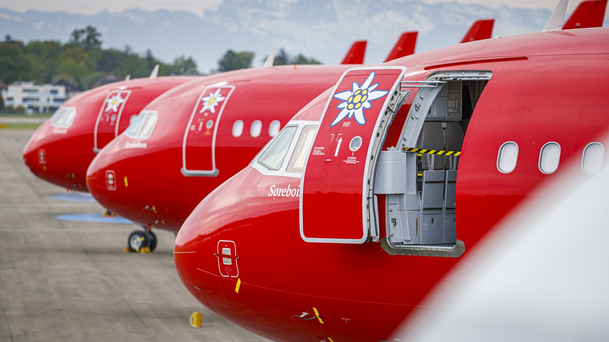 Unbekannter-Geruch-Edelweiss-Maschine-muss-Flug-nach-Las-Palmas-abbrechen
