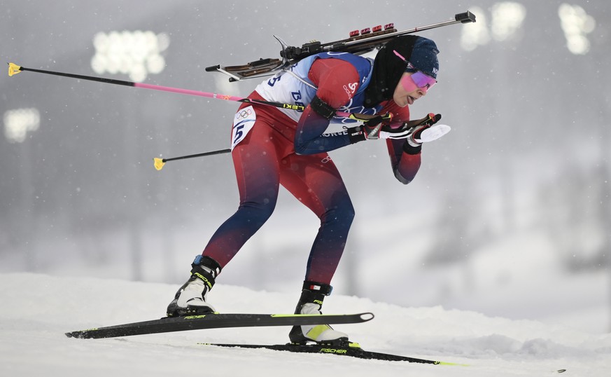 epa09751965 Ingrid Landmark Tandrevold of Norway in action during the Women&#039;s Biathlon 10km Pursuit race at the Zhangjiakou National Biathlon Centre at the Beijing 2022 Olympic Games, Zhangjiakou ...