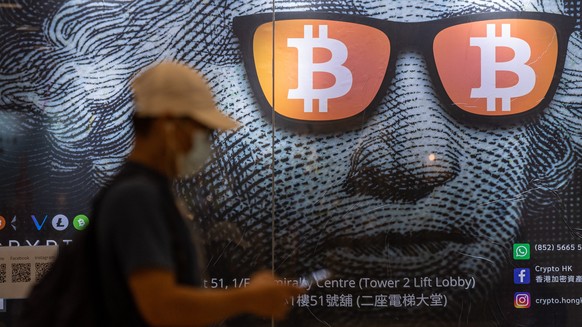 Bitcoin rises to highest level since last summer