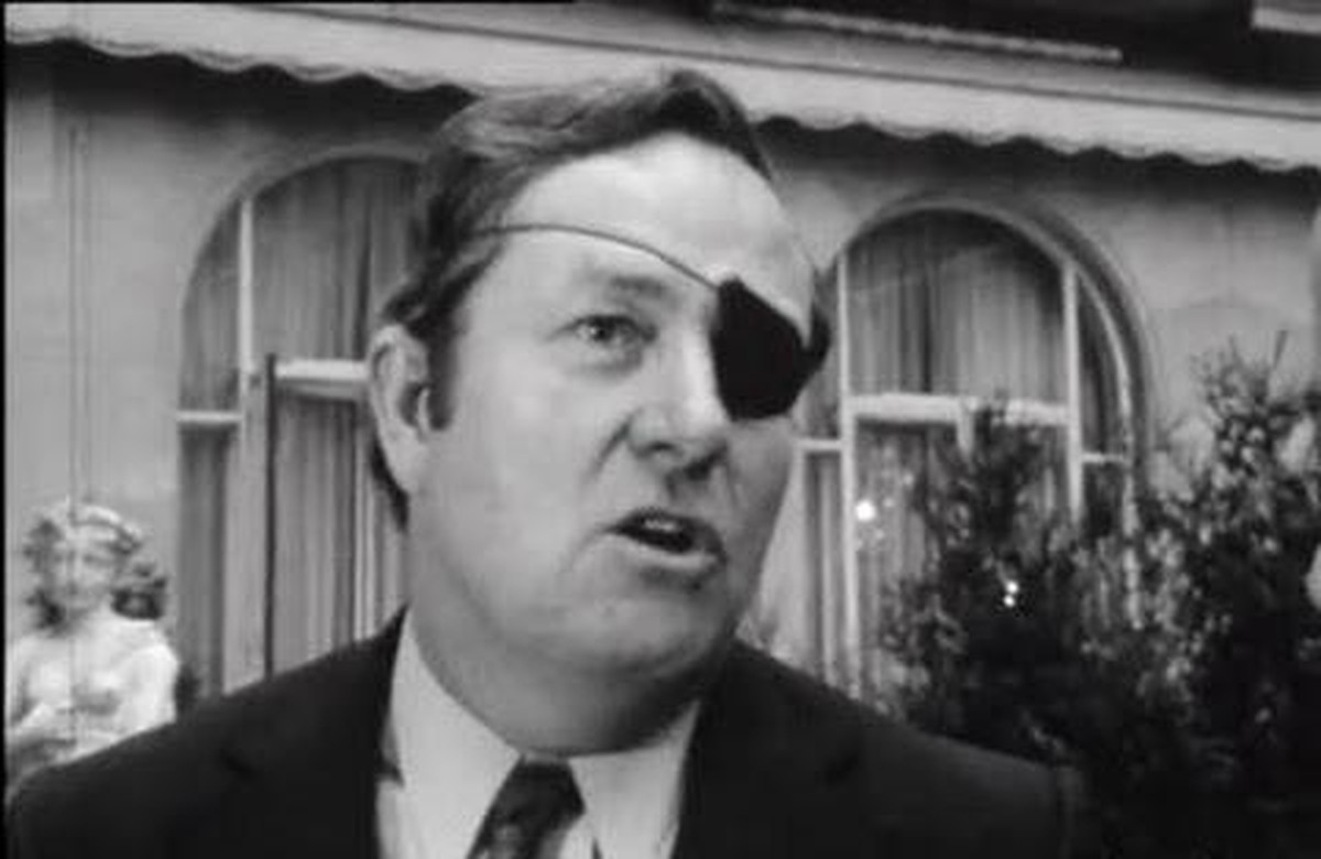Le 27 octobre 1972, Jean-Marie Le Pen est désigné premier président du Front National.