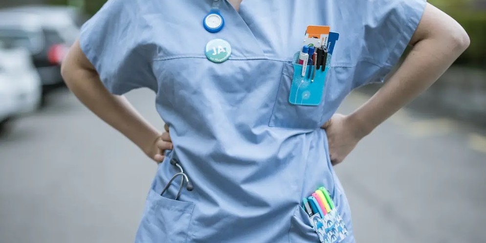 Annina Bosshard ist Co-Präsidentin von Swiss Nursing Students und diplomierte Pflegefachfrau HF.