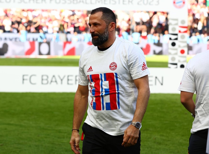 Sportdirektor Hasan Salihamidzic FC Bayern Muenchen mit Meistershirt, 1. FC Koeln vs. FC Bayern Muenchen, Fussball, 1. Bundesliga, 34. Spieltag, Spielzeit 2022/2023, 27.05.2023 DFB regulations prohibi ...