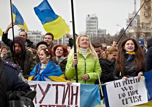 Gegendemonstranten für eine souveräne, vereinte Ukraine.