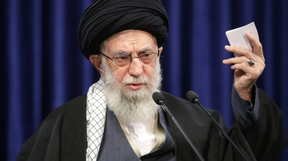 Twitter hat einen Beitrag des iranischen geistlichen Oberhauptes, Ayatollah Ali Chamenei, im Zusammenhang mit den Impfungen gegen das Coronavirus gel