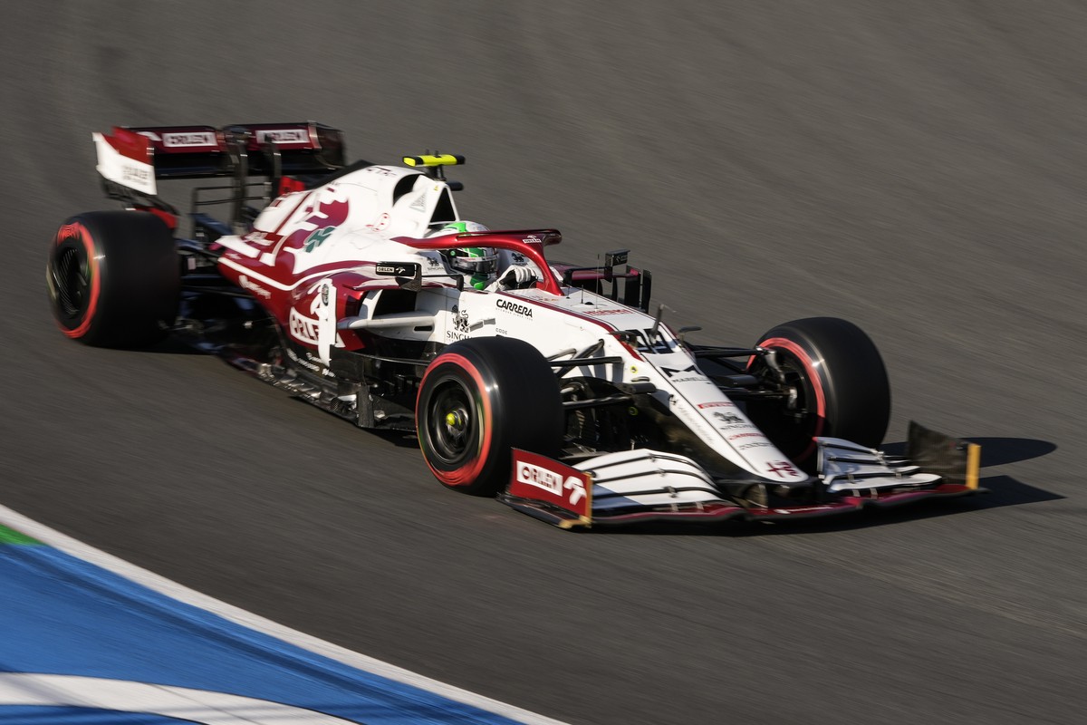 Alfa Romeo driver Antonio Giovinazzi of Italy steers his car during the qualifying session for Sunday's Formula One Dutch Grand Prix, at the Zandvoort racetrack, Netherlands, Saturday, Sept. 4, 2 ...