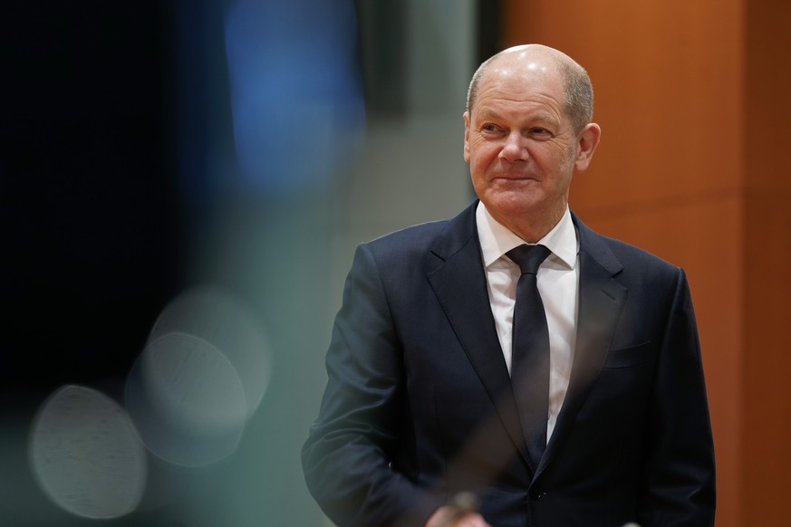epa09887595 German Chancellor Olaf Scholz before the weekly meeting of the German Federal Cabinet, Berlin, Germany, 13 April 2022. EPA/HENNING SCHACHT / POOL