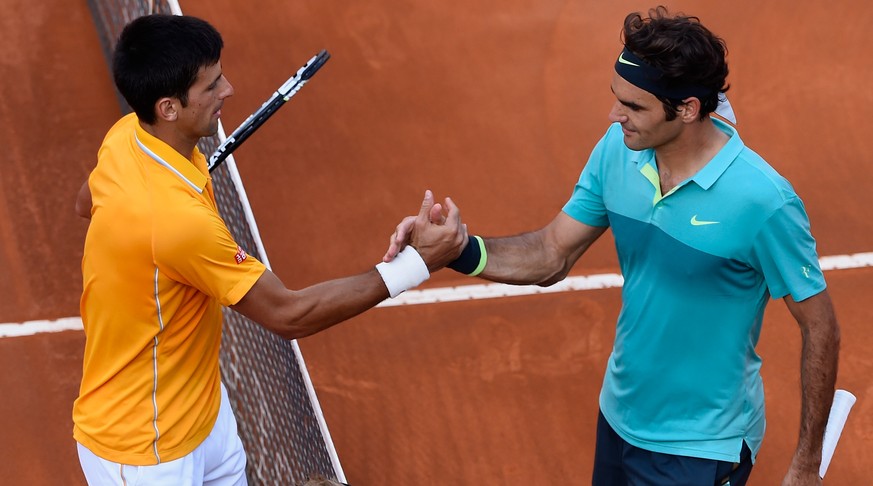2015: Federer gratuliert Djokovic zum Turniersieg in Rom.