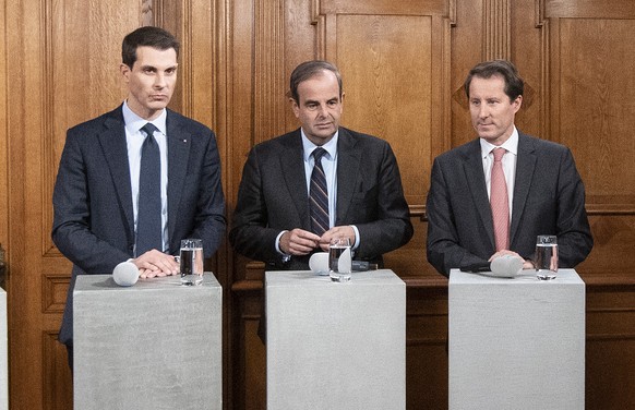 Die Parteipraesidenten Balthasar Glaettli, Gruene, Tiana Angelina Moser, GLP, Thierry Burkart, FDP-AG, Gerhard Pfister, Mitte-ZG, Thomas Aeschi, SVP-ZG, und Mattea Meyer, SP-ZH, von links, anlaesslich ...
