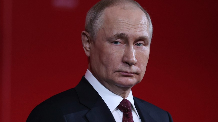 Withdrawal from Kherson: Putin’s House of Cards Collapses The Steep Rise of Trump Clone Ron DeSantis – A Portrait