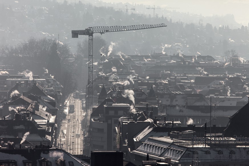 Zürich bei Kälte: Eine am Dienstag eingereichte Einzelinitiative verlangt den Ausstieg aus der fossilen Wärmegewinnung.