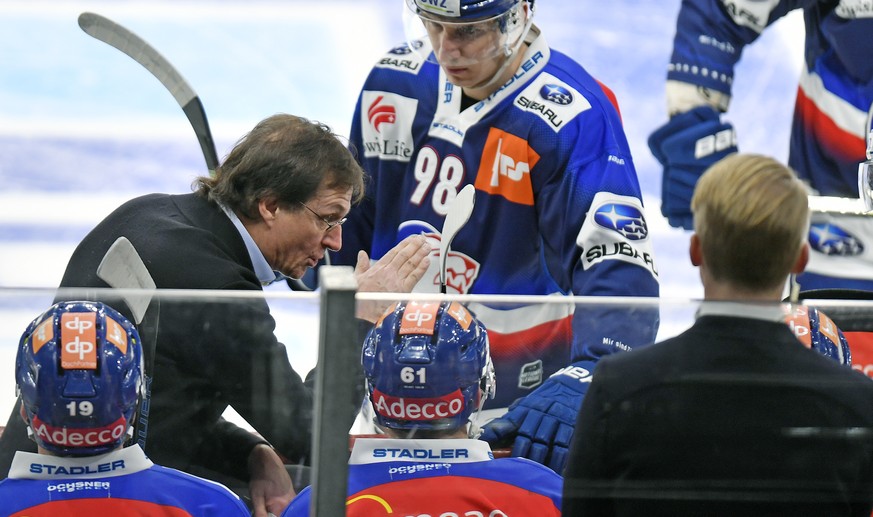 Der Zuercher Trainer Arno del Curto beim Eishockeyspiel der National League ZSC Lions gegen den 
Geneve-Servette HC im Zuercher Hallenstadion am Dienstag, 12. Februar 2019. (KEYSTONE /Walter Bieri)