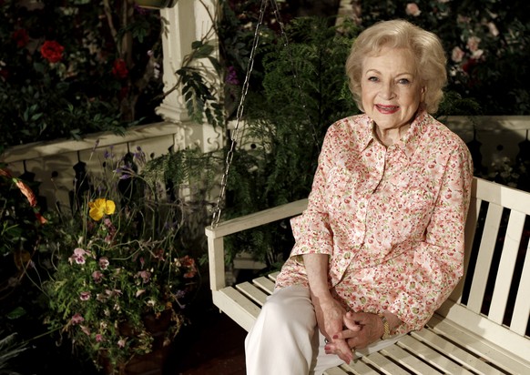 FILE - Actress Betty White poses for a portrait on the set of the television show &quot;Hot in Cleveland&quot; in Studio City section of Los Angeles on Wednesday, June 9, 2010. White died from a strok ...