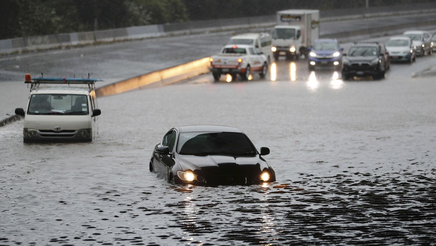 “The rain must stop!”: Deaths after record rain in New Zealand At least three dead after record rain in Auckland, New Zealand
