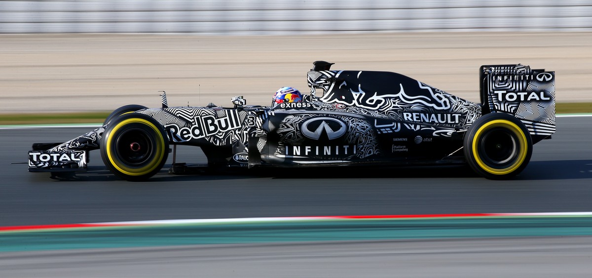 Mit schwarz-weisser Tarnlackierung: So wollte Red Bull seine technischen Fortschritte verbergen.