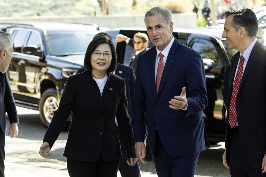 epa10560571 U.S. House speaker Kevin McCarthy (R) welcomes Taiwanese President Tsai Ing-wen upon her arrival for a bilateral meeting at the Ronald Reagan Presidential Library in Simi Valley, Californi ...