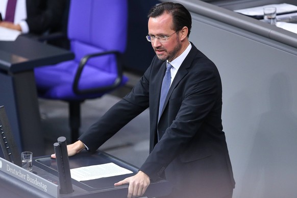 Berlin, Deutschland, 08.11.2024: Deutscher Bundestag: 198. Bundestagssitzung: Dirk Wiese, SPD *** Berlin, Germany, 08 11 2024 German Bundestag 198 Bundestag session Dirk Wiese, SPD Copyright: xdtsxNac ...