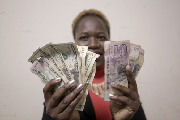 Wertloses Papier: der Simbabwe-Dollar.