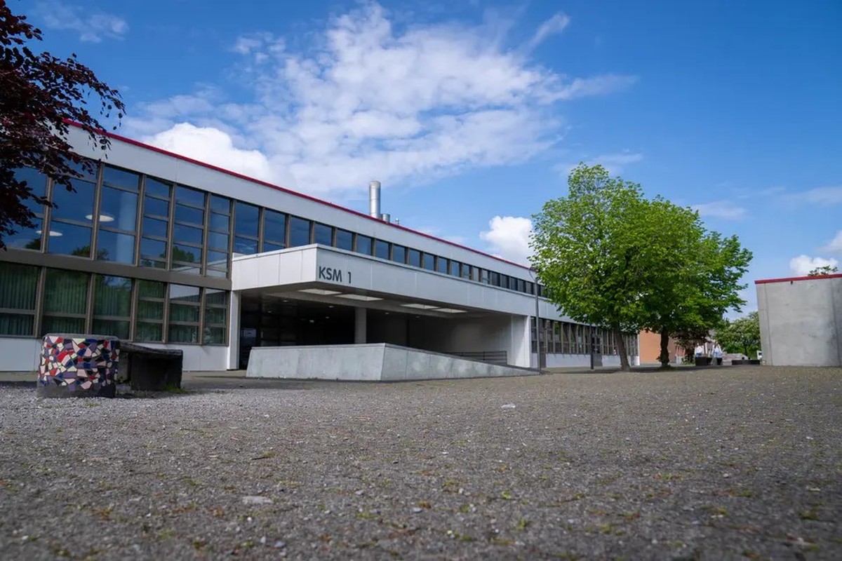 In Berikon solle eine 14-Jährige eine 15-Jährige erstochen haben. Beide gingen in der Kreisschule Mutschellen zur Schule.