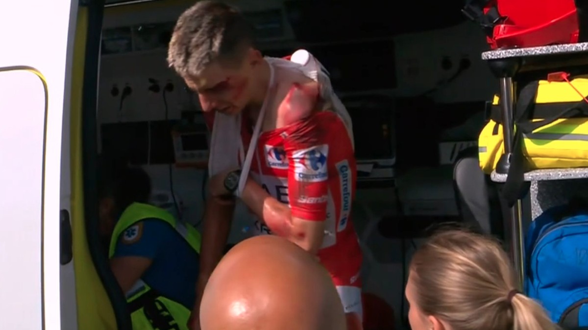 Tour-de-France-Champion Tadej Pogacar hat bei seinem schweren Sturz auf der 8. Etappe der Vuelta einen verschobenen Bruch des linken Schlüsselbeins und einen stabilen Bruch des siebten Halswirbels erl ...