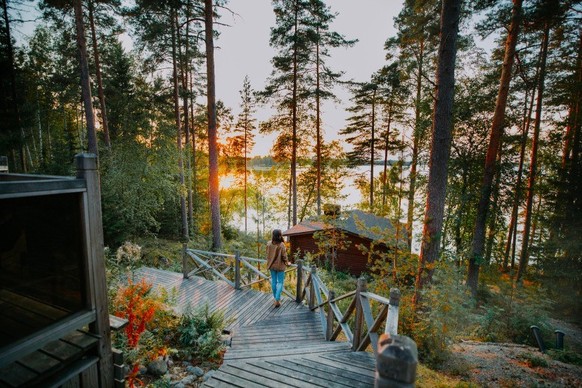Ein Ort zum Ankommen – Blockhaus, See, Stille. Finnisch-Lappland wie aus dem Bilderbuch.