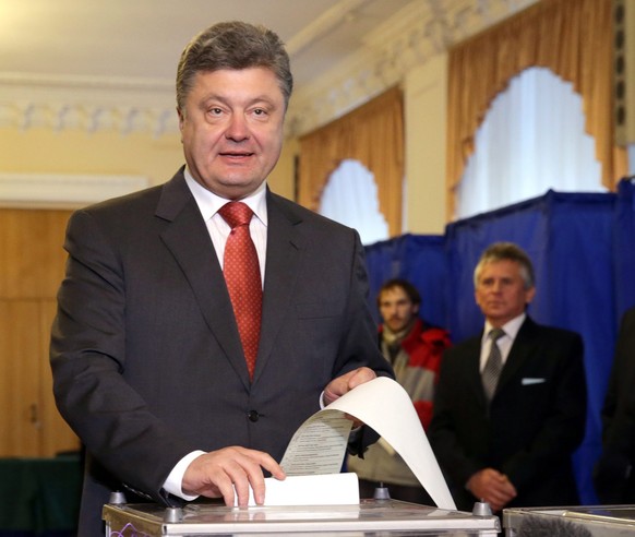 Präsident Petro Poroschenko bei der Stimmabgabe am Sonntag.