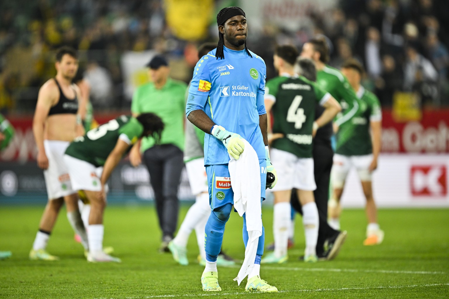 St. Gallens Torhueter Ati Zigi Lawrence nach dem Fussball Super League Spiel zwischen dem FC St. Gallen und den BSC Young Boys, am Samstag, 6. Mai 2023, im Kybunpark in St. Gallen. (KEYSTONE/Gian Ehre ...