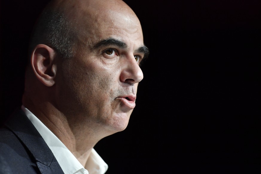 Rede von Bundesrat Alain Berset am ausserordentlichen Parteitag der SP Schweiz in den Olma Messen in St. Gallen am Samstag, 28. August 2021. (KEYSTONE/Walter Bieri)