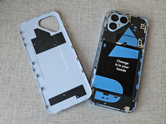 The Fairphone 5 costs about 600 francs.  It will be available in stores from September 14, 2023.  The Android smartphone must receive updates for 10 years.