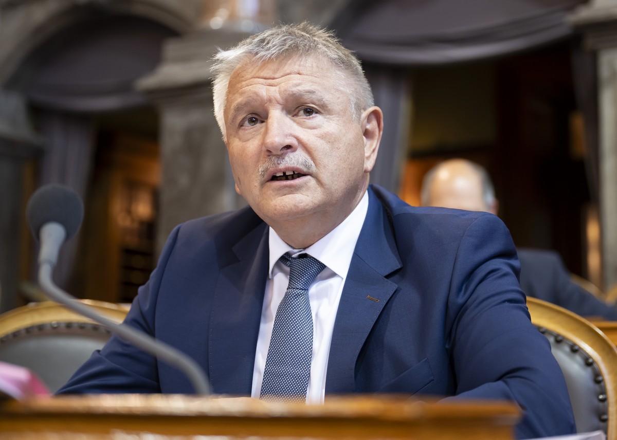 Staenderat Charles Juillard, Mitte-JU, spricht waehrend der Sommersession der Eidgenoessischen Raete, am Mittwoch, 18. Juni 2025 im Staenderat in Bern. (KEYSTONE/Anthony Anex)
