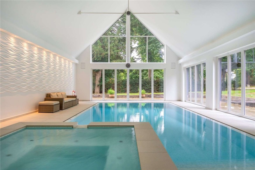 Mel B's house is for sale. 
Church Road
Little Marlow, Marlow, Buckinghamshire, SL7 3RZ
https://search.savills.com/property-detail/gbherslac210396