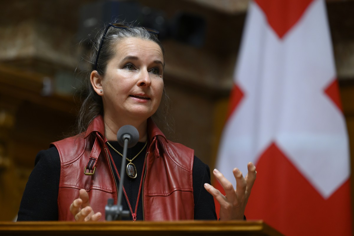 Nationalraetin Yvette Estermann, SVP-LU, spricht waehrend der ausserordentlichen Debatte ueber die "Mo. Fraktion V. Keine Kandidatur f�r den UNO-Sicherheitsrat" bei der Fruehlingssession der ...