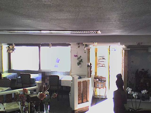 Screenshot der Live-Aufnahme einer ungesicherten Überwachungskamera in der Schweiz. Das Bild stammt von heute Montag.