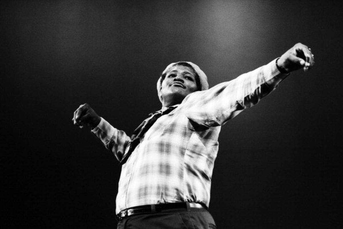 NEWPORT, RI - JULY 1969: Blues singer and songwriter Big Mama Thornton performs at the Newport Folk Festival in July 1969 in Newport, Rhode Island. (Photo by David Gahr/Getty Images)