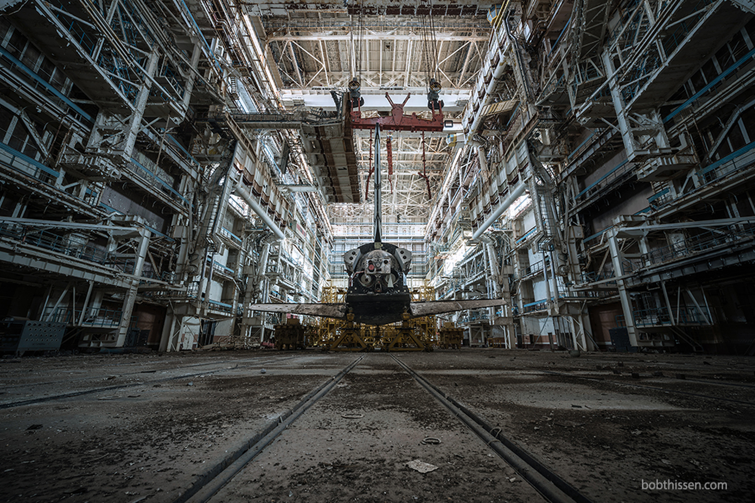 Bujan Space Shuttle der Sowjetuion
http://www.bobthissen.com/baikonur-abandoned-spaceshuttles/#!prettyPhoto