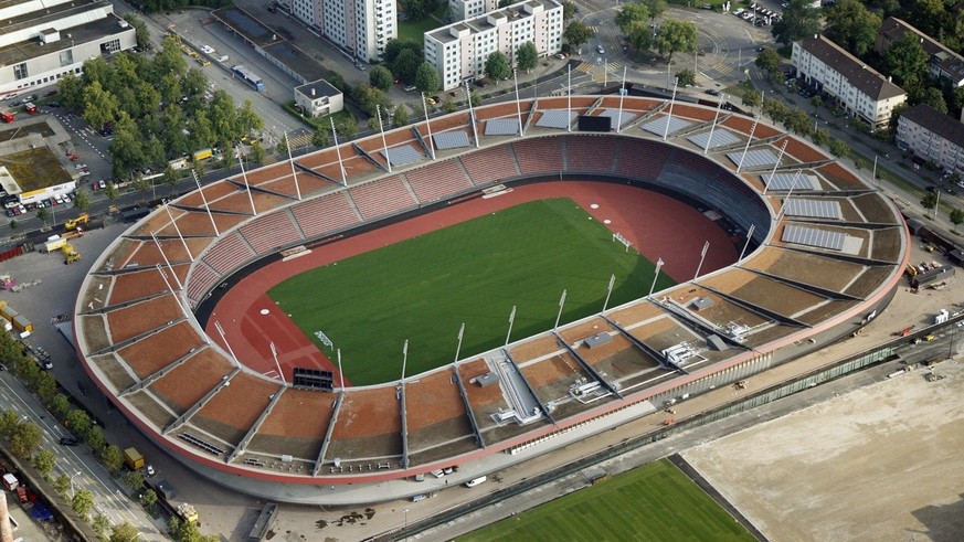 Das neue Letzigrund Stadion in Zuerich am Samstag, 11. August 2007. (KEYSTONE/Steffen Schmidt)