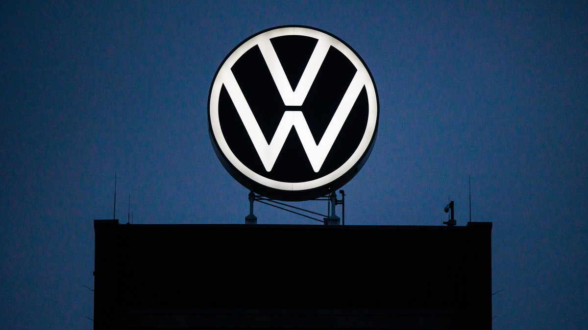 epa13210064 (FILE) - The logo of the automotive company Volkswagen is illuminated at a building of the VW factory in Wolfsburg, Germany, 29 October 2024 (reissued 03 September 2026). The Volkswagen Gr ...
