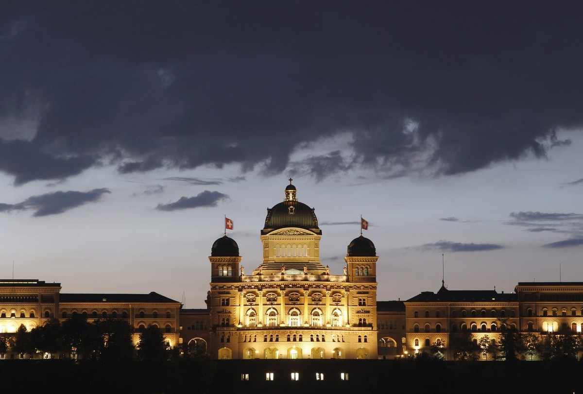 Über der Schweiz braut sich etwas zusammen.