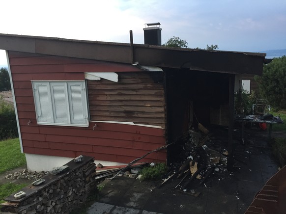 Ein Blitz schlug in dieses Haus im Appenzell ein.&nbsp;