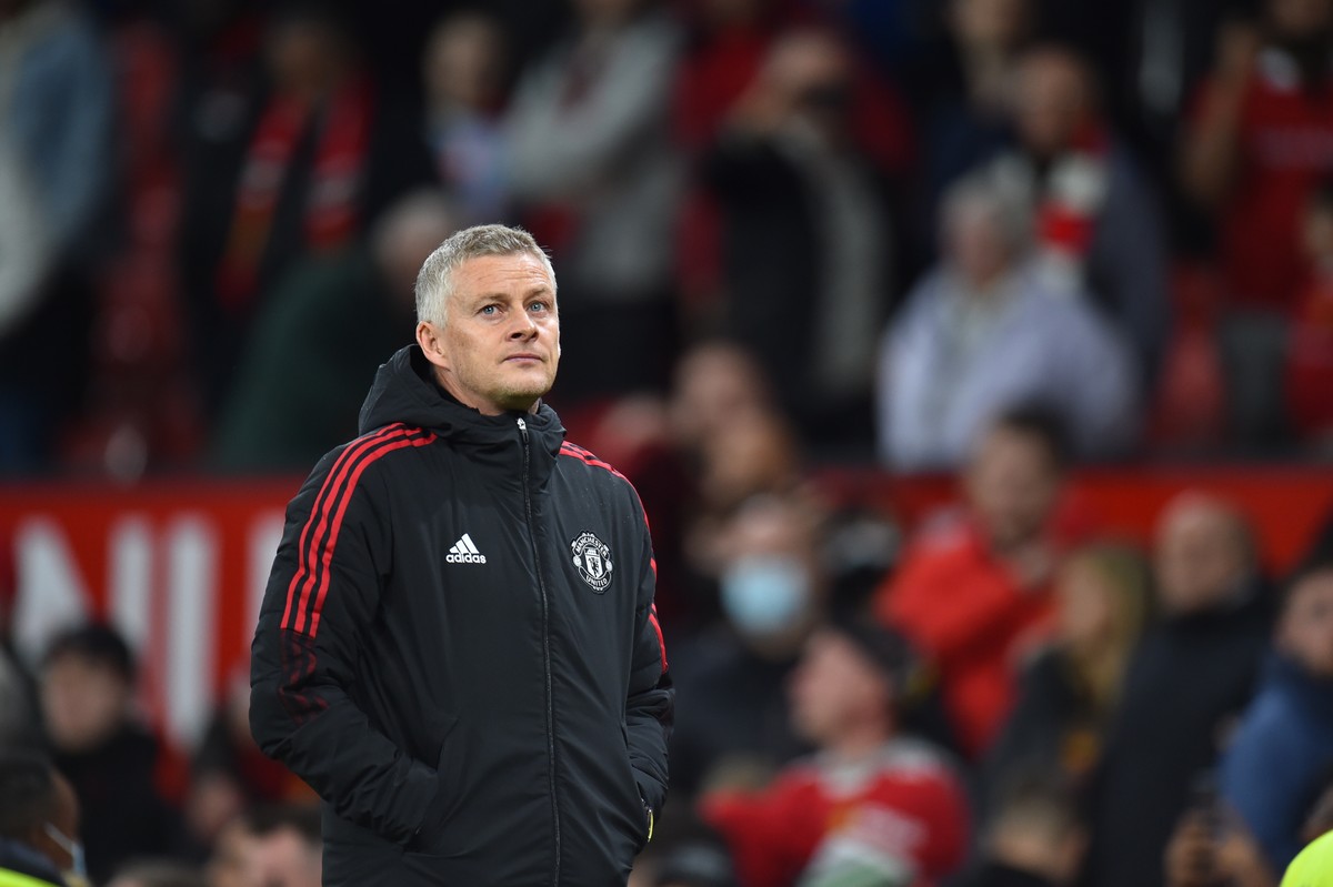 epa09544115 Manchester United's manager Ole Gunnar Solskjaer reacts after the English Premier League soccer match between Manchester United and Liverpool FC in Manchester, Britain, 24 October 202 ...