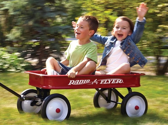 Radio Flyer Red Wagon – eine Ikone der Spiezeuggeschichte
https://www.radioflyer.com/en-ch/collections/classic-wagons?srsltid=AfmBOorIJLzQ6w68tT1Y0OgWamUyx_270mppeRiM3TPTfmD96BT9h-fK&amp;pixlee_album_ ...