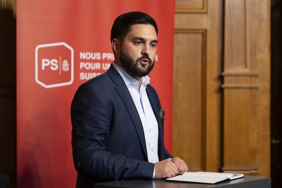 Cedric Wermuth, Nationalrat AG und Co-Praesident SP Schweiz spricht waehrend einer Medienkonferenz der SP zur Vorstellung des Berichts ueber die Vorschlaege, der von Bundesraetin Karin Keller-Sutter e ...