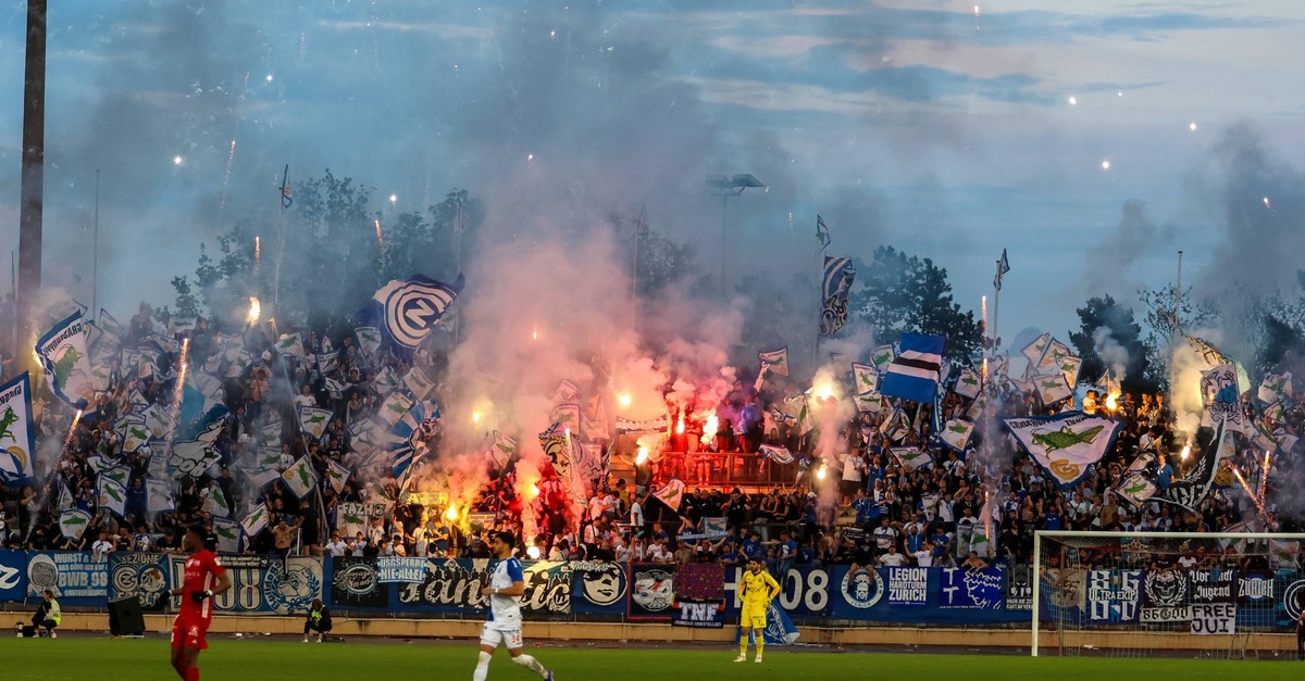 Pyros und Fans auf dem Platz: GC-Anhänger rasten bei Cup-Niederlage aus
