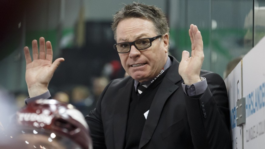 Geneve-Servette&#039;s Head coach Chris McSorley gestures, during a National League regular season game of the Swiss Championship between Geneve-Servette HC and HC Davos, at the ice stadium Les Vernet ...