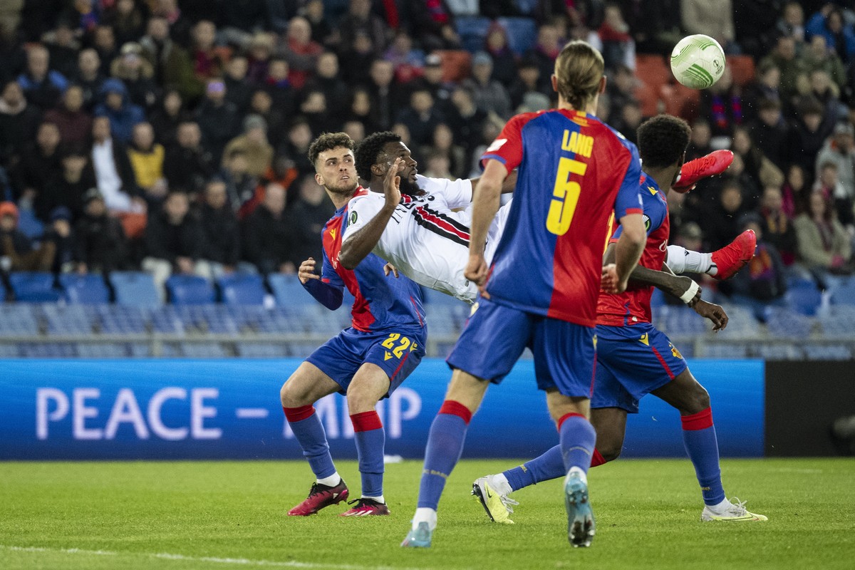 epa10571502 Nice's Terem Moffi scores the 1-2 lead during the UEFA Conference League soccer match between Switzerland's FC Basel 1893 and OGC Nice of France at the St. Jakob-Park stadium in  ...