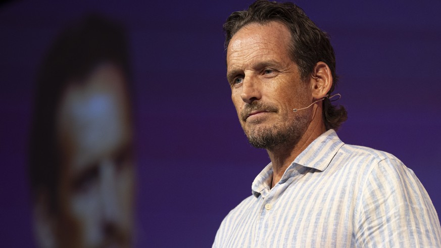 Patrick Fischer, der ehemalige Trainer der Schweizer Eishockey Nationalmannschaft, aufgenommen bei seinem Referat am Liechtensteiner Unternehmertag, am Dienstag, 30. Juni 2026, in Vaduz. (KEYSTONE/Gia ...