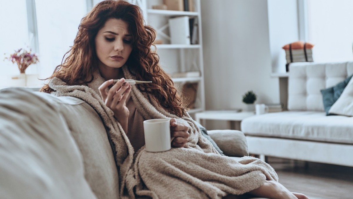 Woman sick cold frau krank erkältung