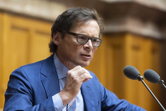 Roger Koeppel, SVP-ZH, spricht waehrend der ausserordentlichen Session zum Thema Migration, in der Sommersession der Eidgenoessischen Raete, am Mittwoch, 14. Juni 2023, in Bern. (KEYSTONE/Peter Klaunz ...