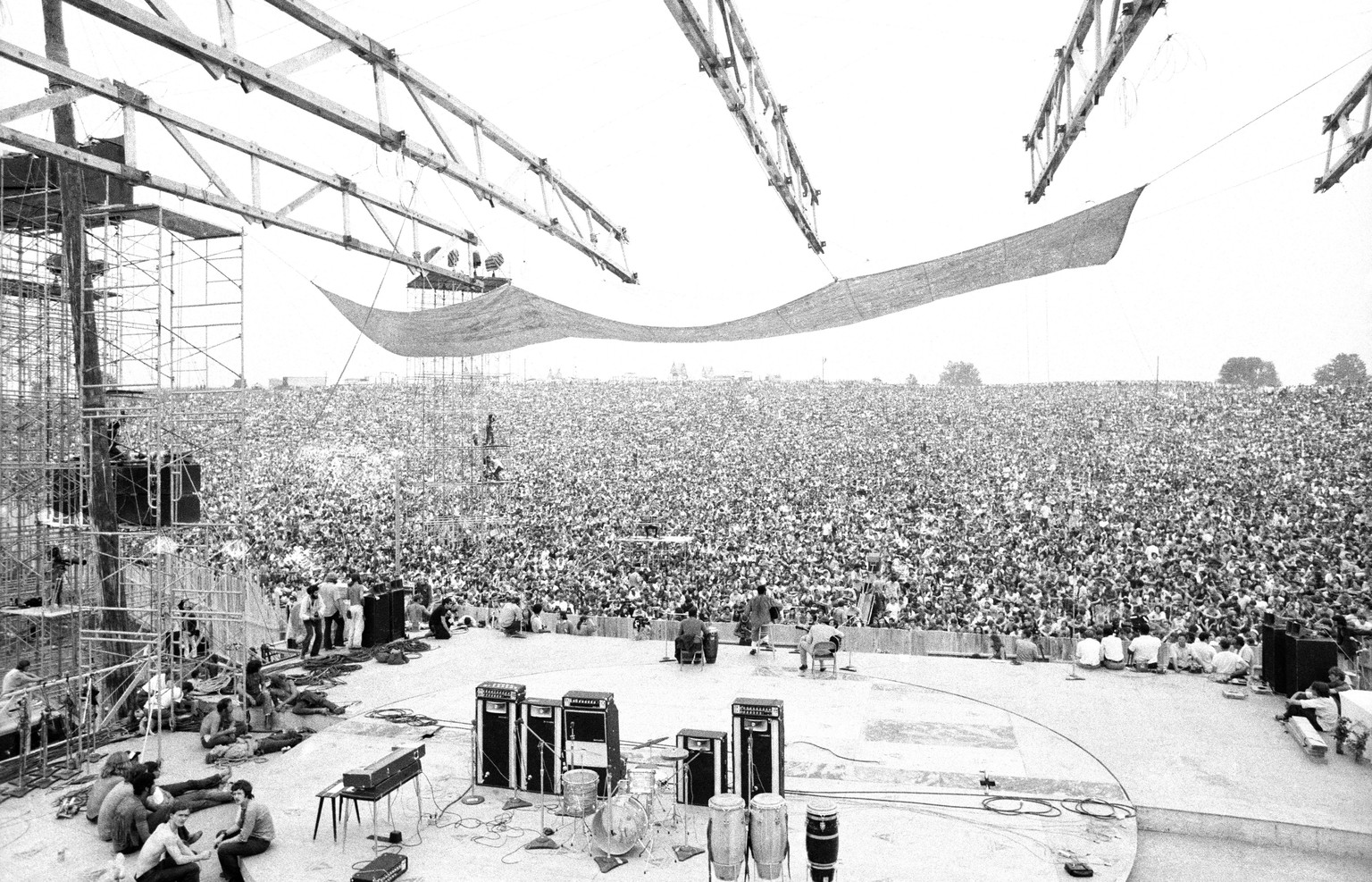 UNITED STATES - AUGUST 15: Three days of peace love and music, better known as Woodstock. The crowd assembles for the 4pm session starring Richie Havens, just a part of the 250,000 who made the scene. ...